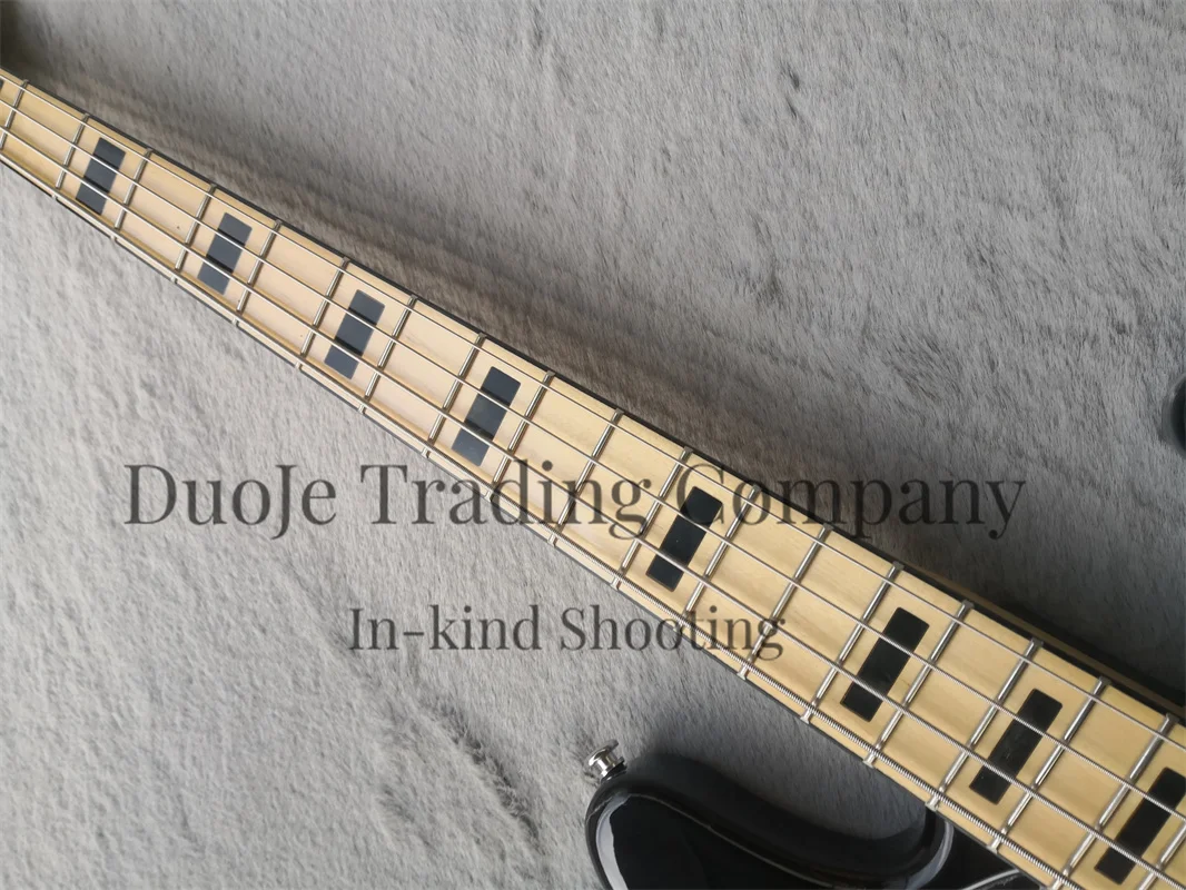 Black electric bass 4-string JAz basswood body Maple fingerboard Black pickup guard Maple neck Chrome hardware support custom