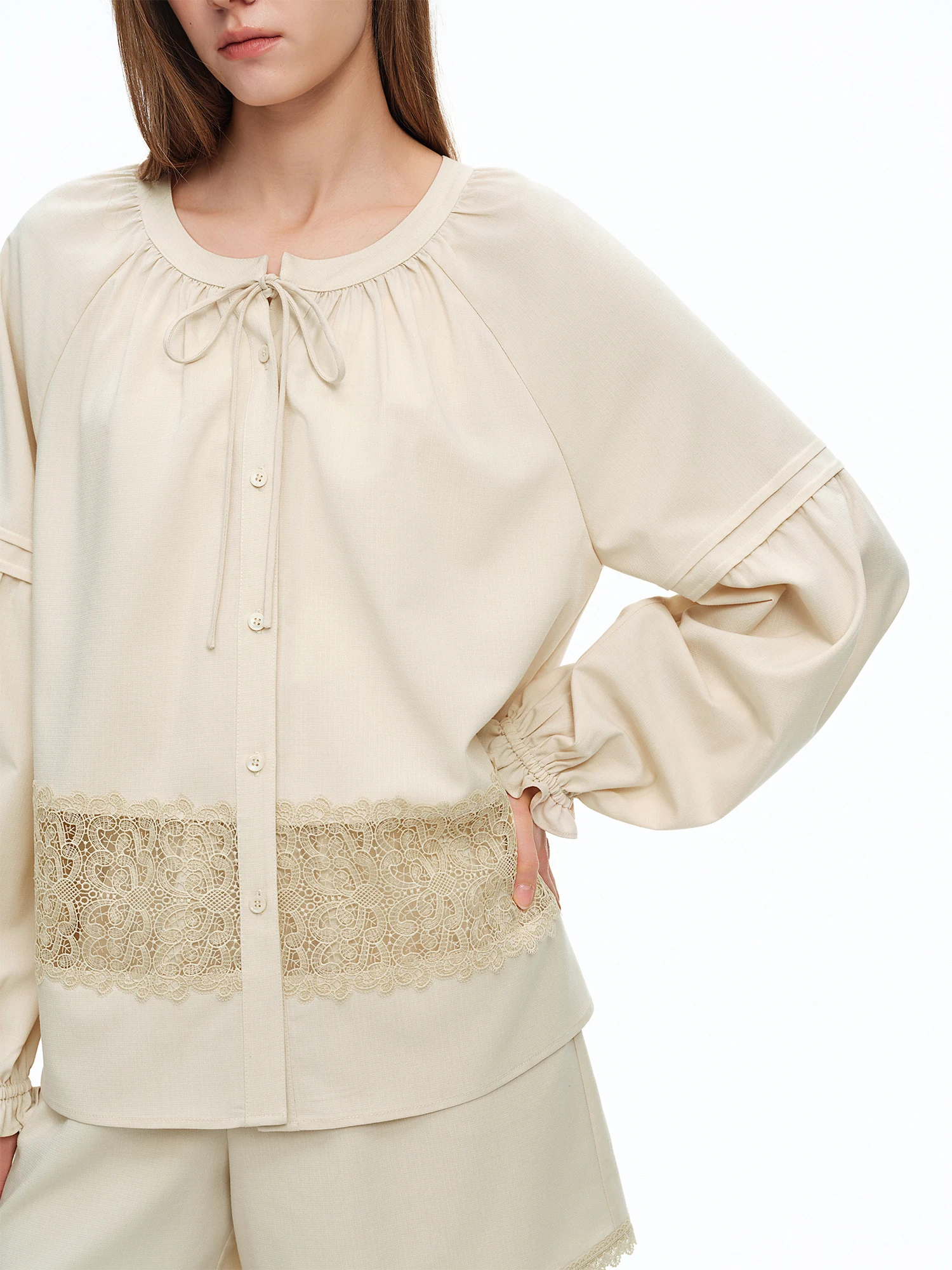 DUSHU 2026 Spring Women's French-Inspired Lace Panel Two-Piece Set - Short Sleeve Top High-Waist Shorts Casual Daily Outings​
