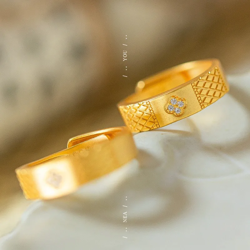 9999 Real Gold 24K Niche Premium Cold Wind Gold Clover Ring Ancient Gold Light Luxury Dot Diamond Ring Ring