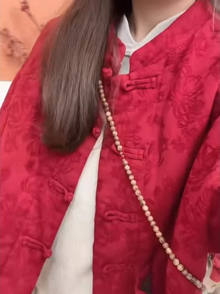 Autunno Inverno Nuovo Sle Cinese Colletto retrò Bottoni Jaet di cotone Lino da donna Fiore rosso Ricamo Thiened Cappotto di cotone O...