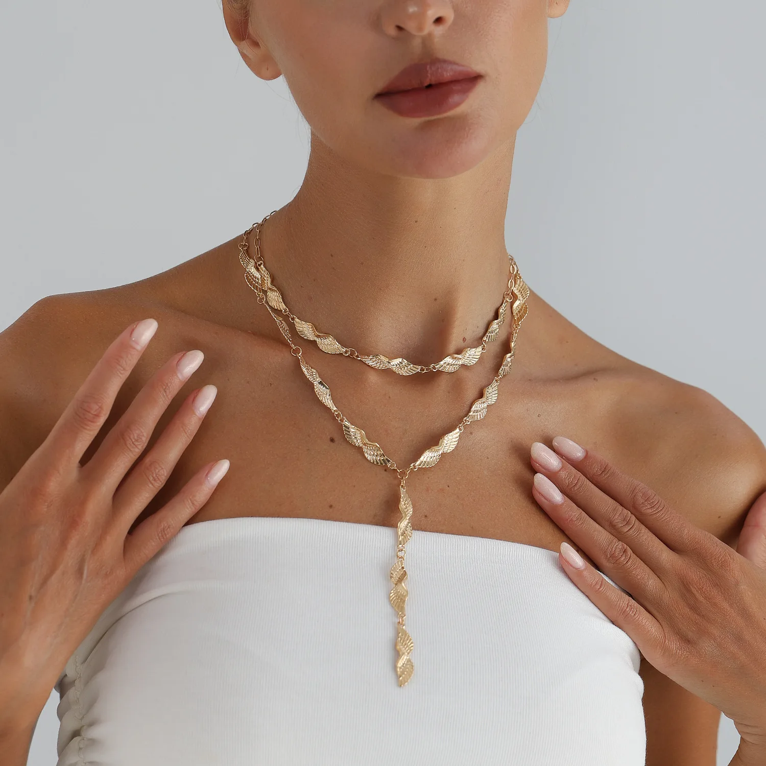 Vintage Creative Metal Textured Wings Y Shape Pendant Necklace for Women Sexy Spicy Girl Unique Design Party Jewelry Accessory