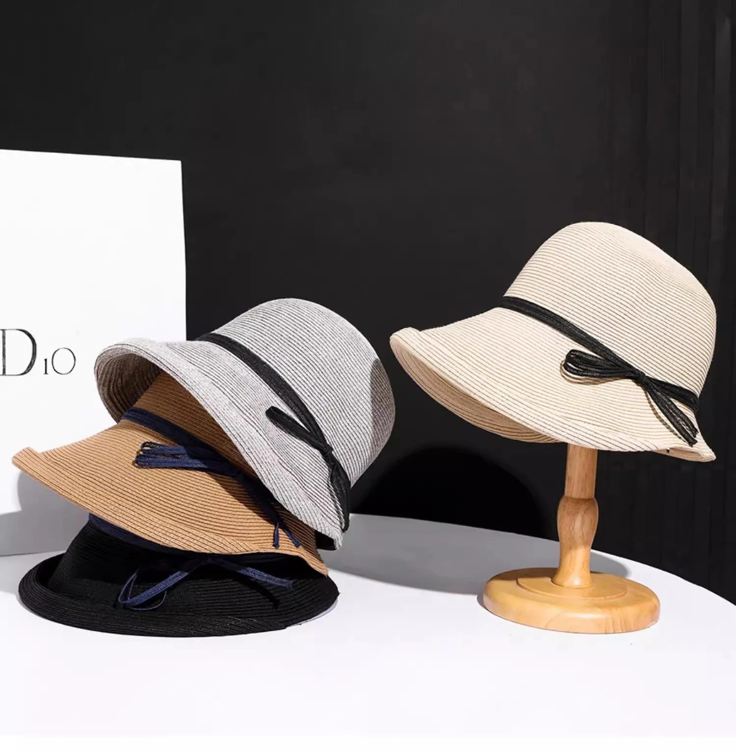 Stylish Women\'s Sun Hat Wig,UV Protection Straw Hat with Hair,Beach Cap Wig Short Wavy Hat Wigs for Summer