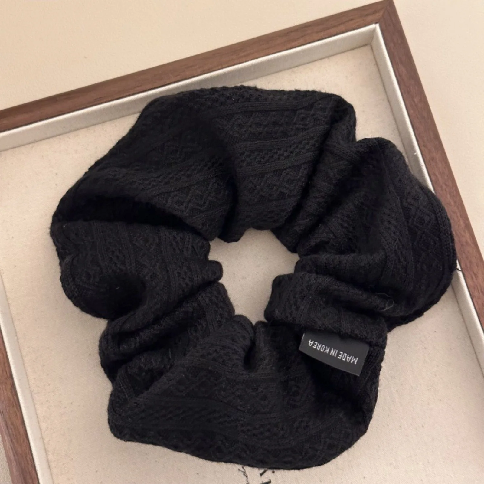 3 Stück Herbst/Winter Milchkaffee-farbene Stoff-Haargummis mit Vintage-Muster, Damen-Haarblumen für hohe Pferdeschwänze, Haarschnüre, Haargummis – Detail 6