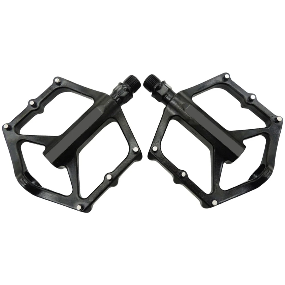 Aluminum M29 Bicycle Pedals with 10 Replaceable Grip Pins per Side Sealed Bearings and 9/16 Inch Standard Thread