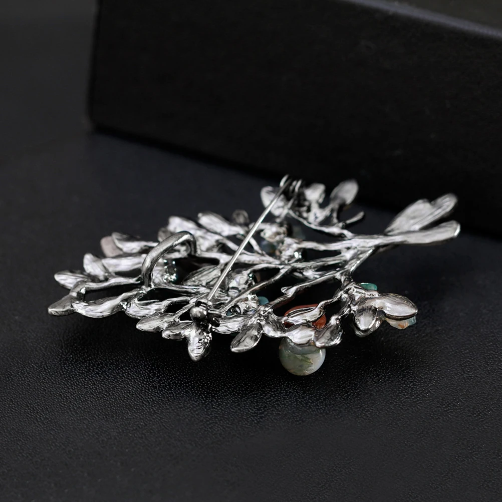 

1pc Premium Colorful Stone Brooch For Women Retro Creative Personalized Breastpin Durable Alloy Metal Badge Lifelike Design