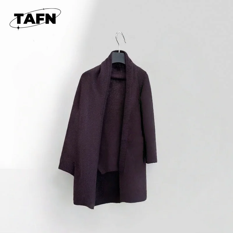 

Comfortable Jogger Pants Set for Women – Casual and Stylish Fashionable Men’s Casual Pants Set for Relaxed Days AI1548