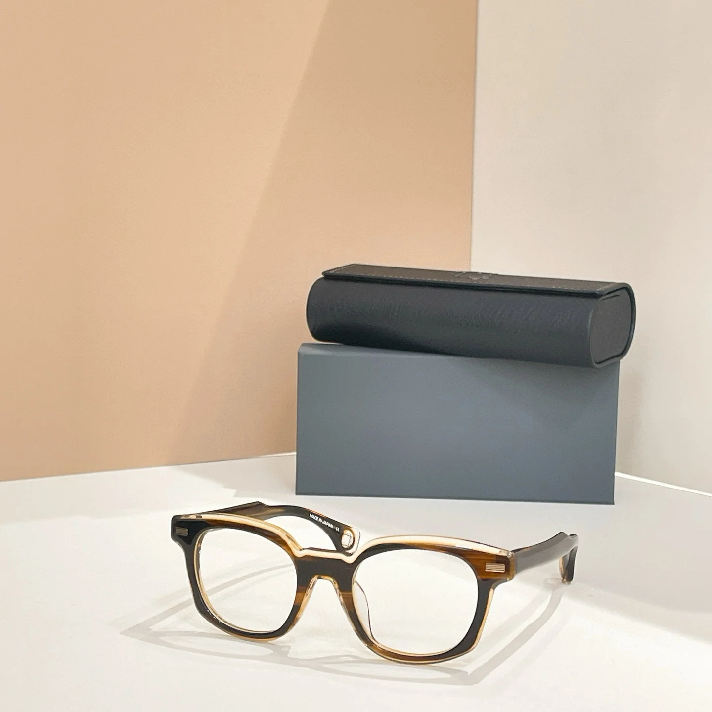 هايكوك-نظارات طبية للجنسين-الهندسة المعمارية والنحتية | بيلايت