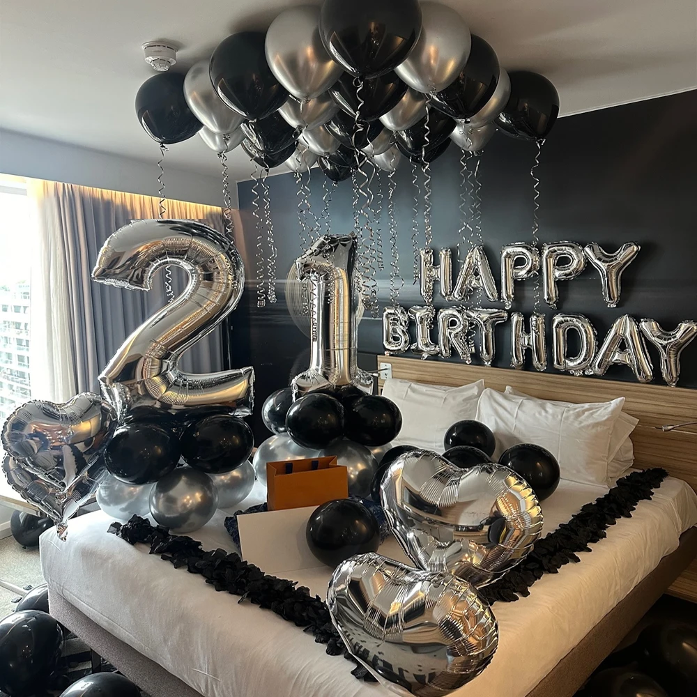 Schwarz-silbernes Party-Geburtstagsbanner, herzförmiger Ballon aus Aluminiumfolie, Rosenblätter, Geburtstag, Jahrestag, Atmosphäre, Dekoration