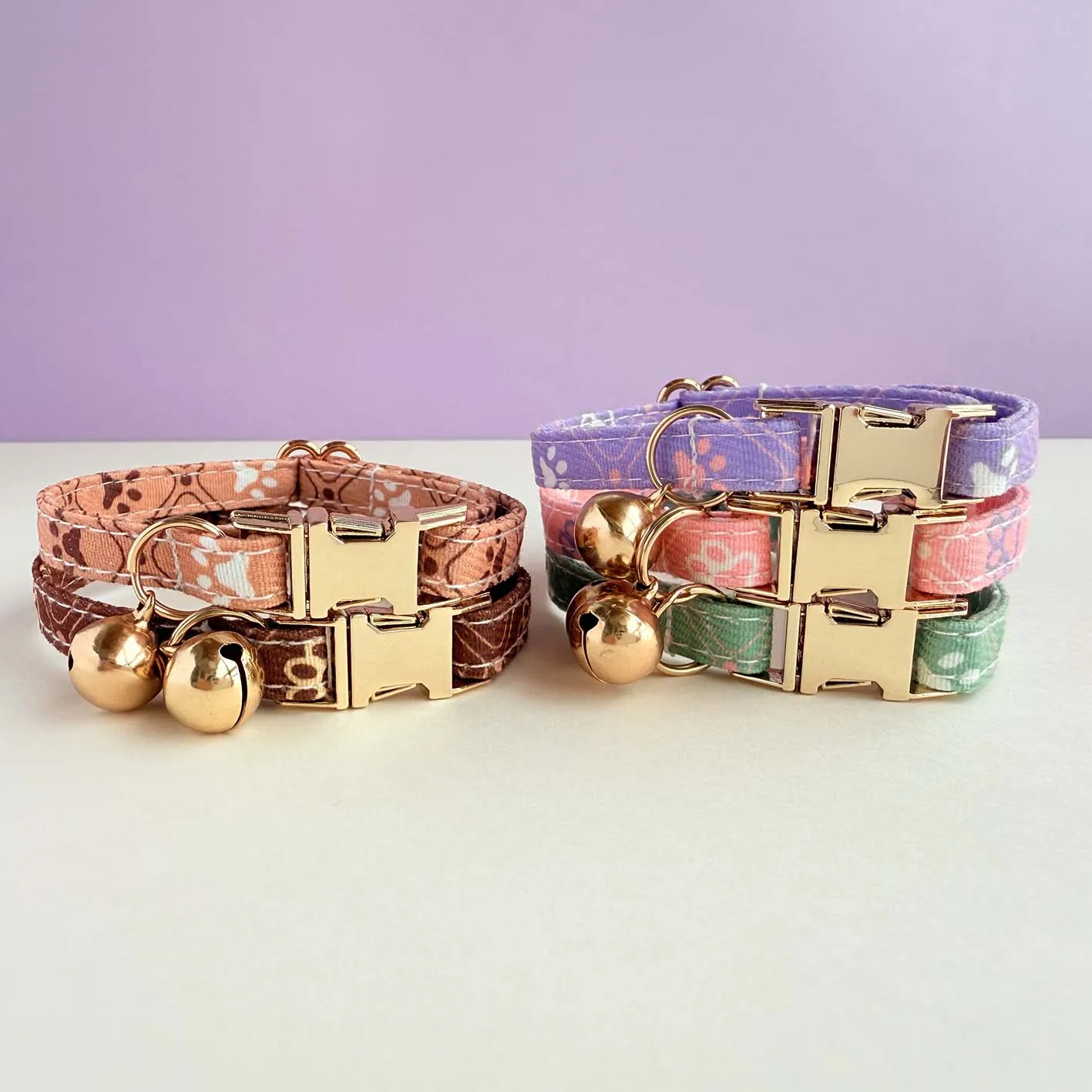 

Adorable Paw Print Cat Collar with Bell Adjustable Breakaway Safety Collar for Kittens and Cats