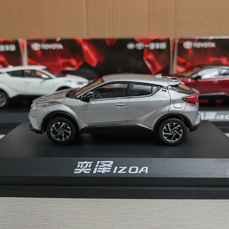 1/43 Toyotas IZOA SUV Alloy Car Model Diecast Metal Vehicles Car Model High Simulation Miniature Scale Collection Childrens Gift