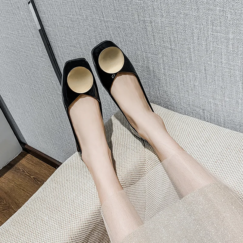 Plus Size 43 Women Flats Shoes Circular Sequin Decoration Patent Leather Ballet Shoes Office Lady Slip on Leaher Loafers Female