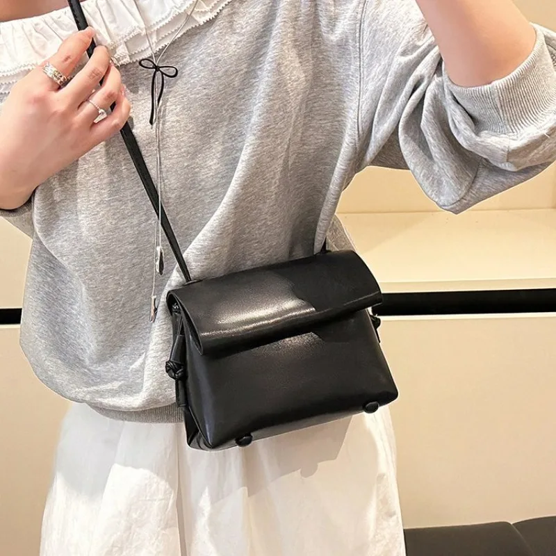 シンプルでトレンディな女性用おむつバッグ、レザー製ハンドバッグ、クロスボディショルダーメッセンジャーバッグ、クラシックなトートバッグ