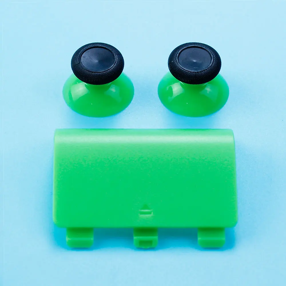 1 Stück Kunststoff-Batterieabdeckung, hintere Abdeckung, Gehäuse, 3D-Analog-Thumbstick-Joystick-Kappe, Ersatzteil für XBox Series S X Controller – Detail 3
