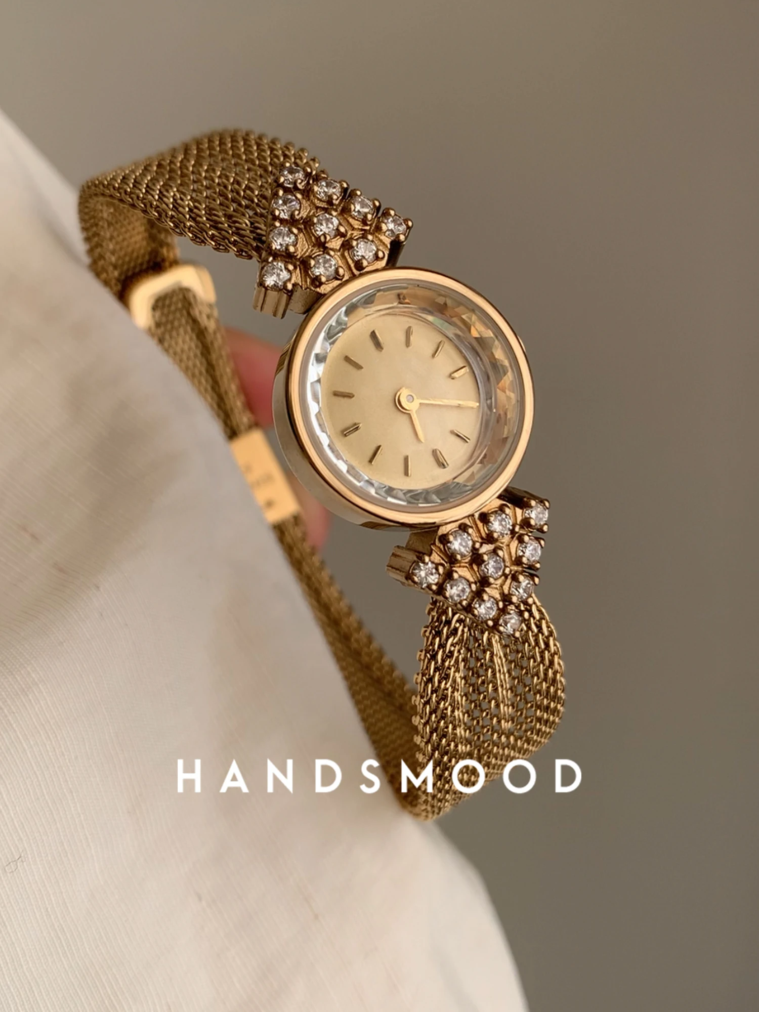 

High-end luxury women's watch retro gold round small dial, woven strap elegant watch for womengift for women women's accessories