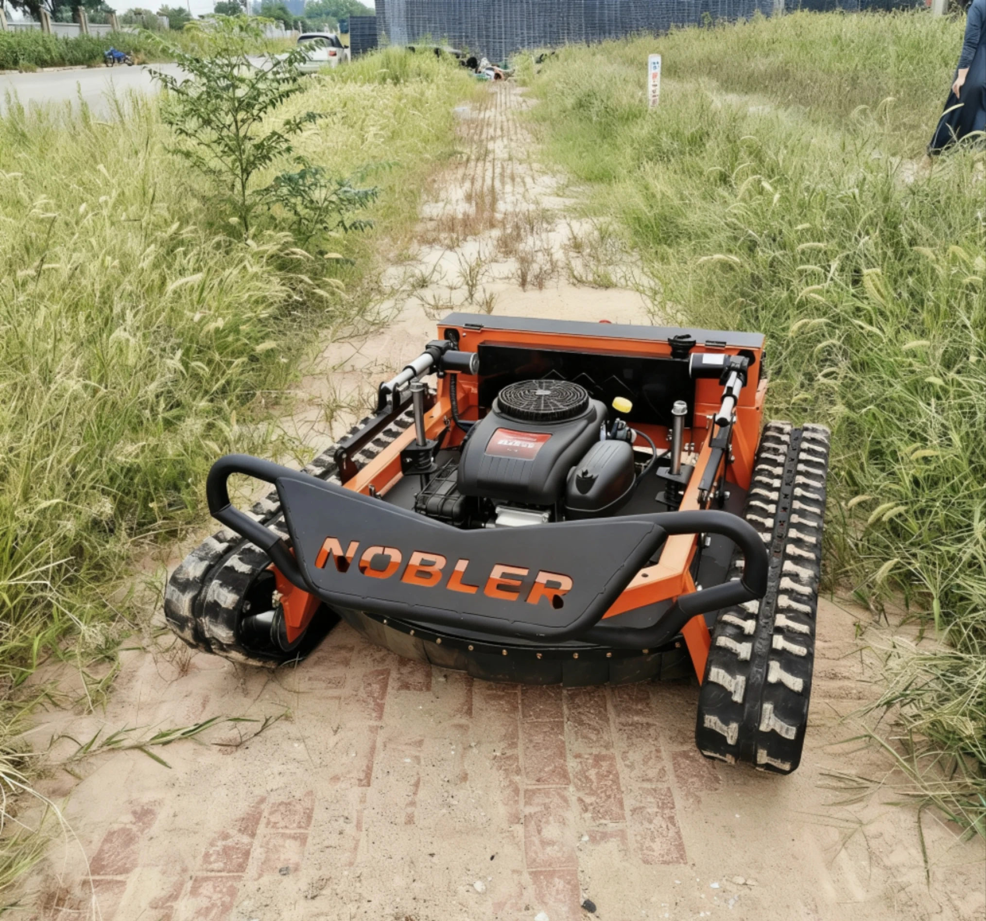 전지형 탱크 트랙 산업용 4행정 가솔린/608CC 엔진 제설기 제어 잔디깎이 200m 범위