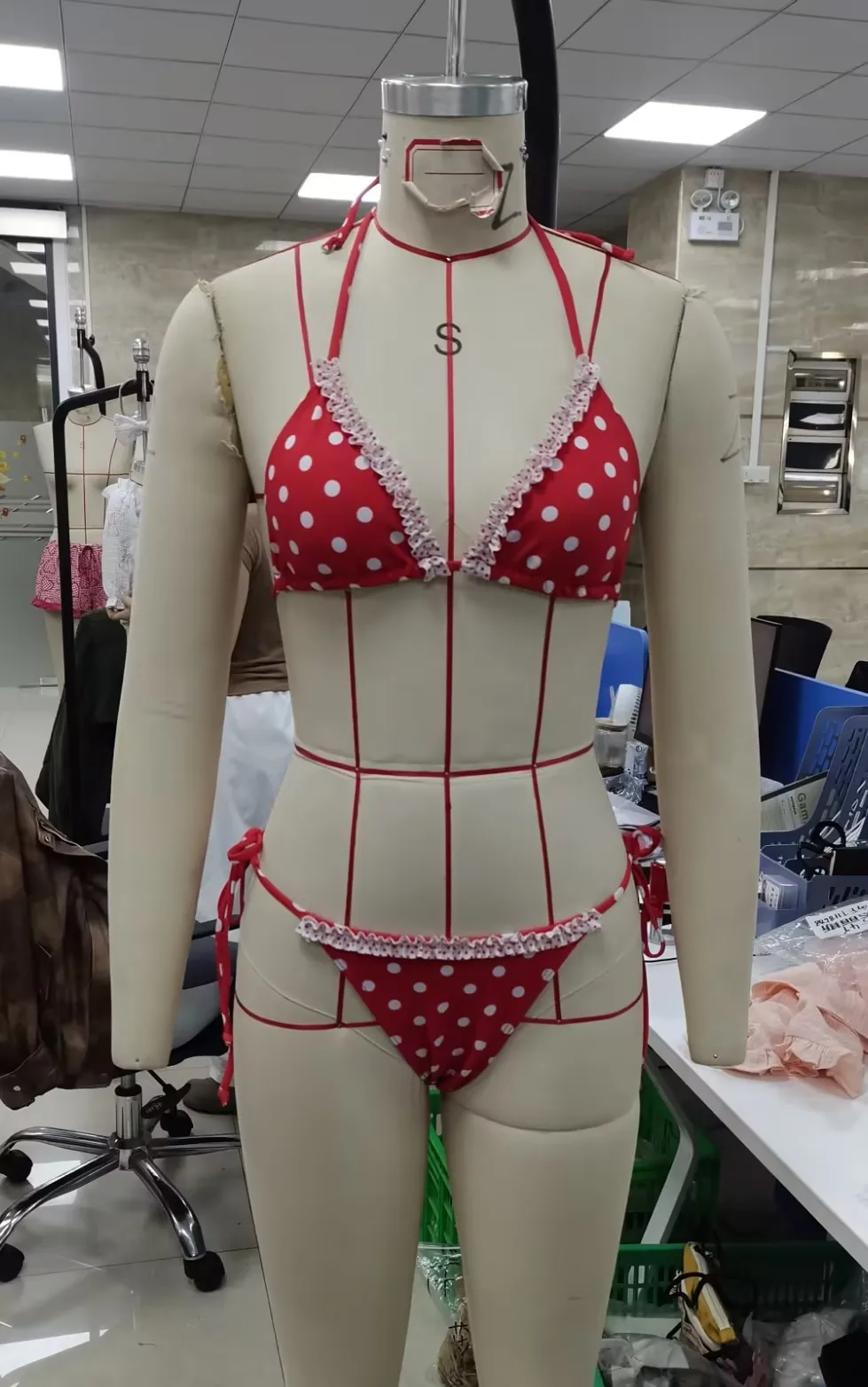 

Женский комплект бикини с принтом в горошек, бюстгальтер без рукавов и трусики с низкой талией, купальный костюм из 2 предметов