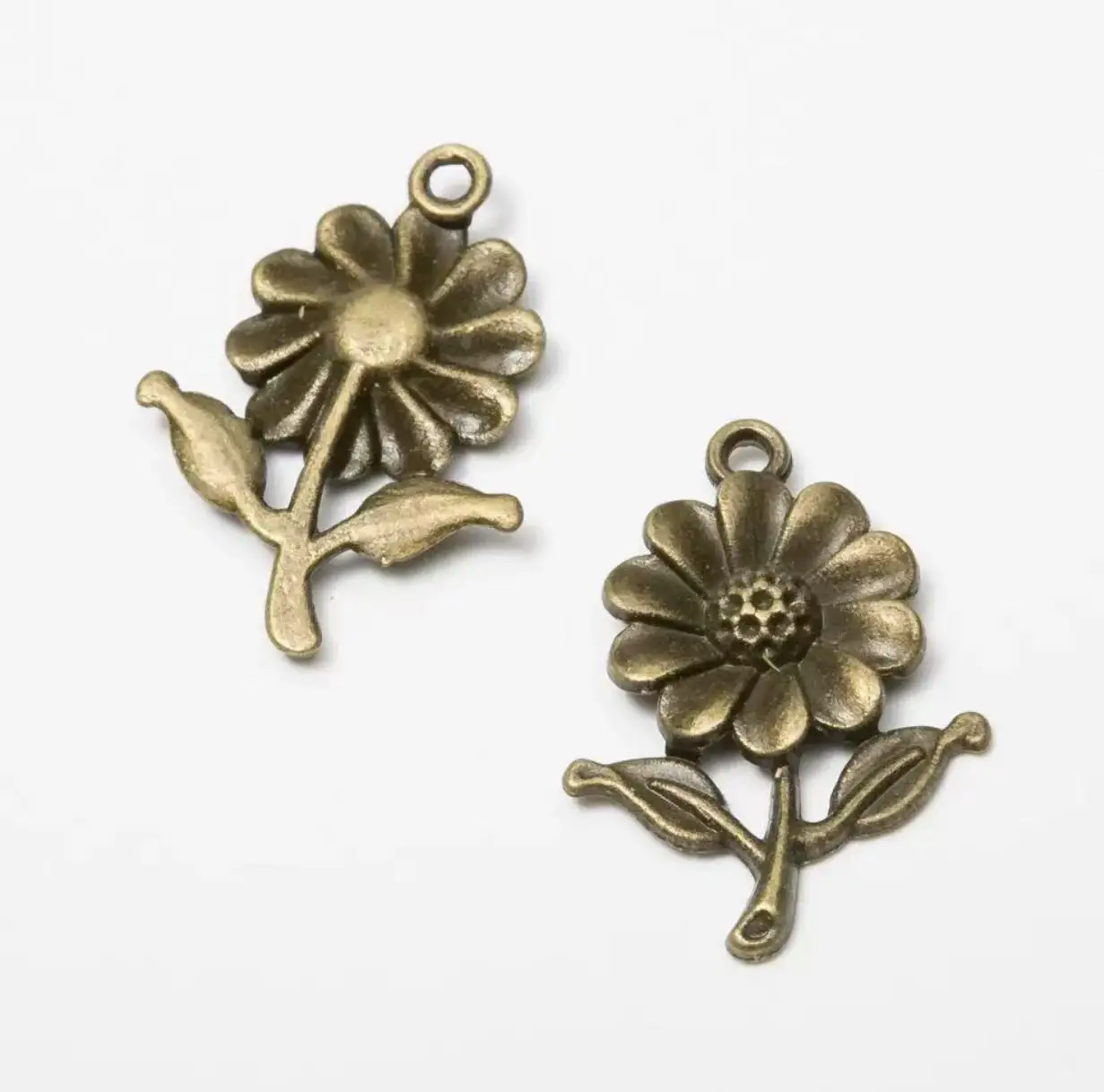 

15pcs 27x20mm Alloy metal tibetan silver sunflower pendants for Jewelry making HW3088