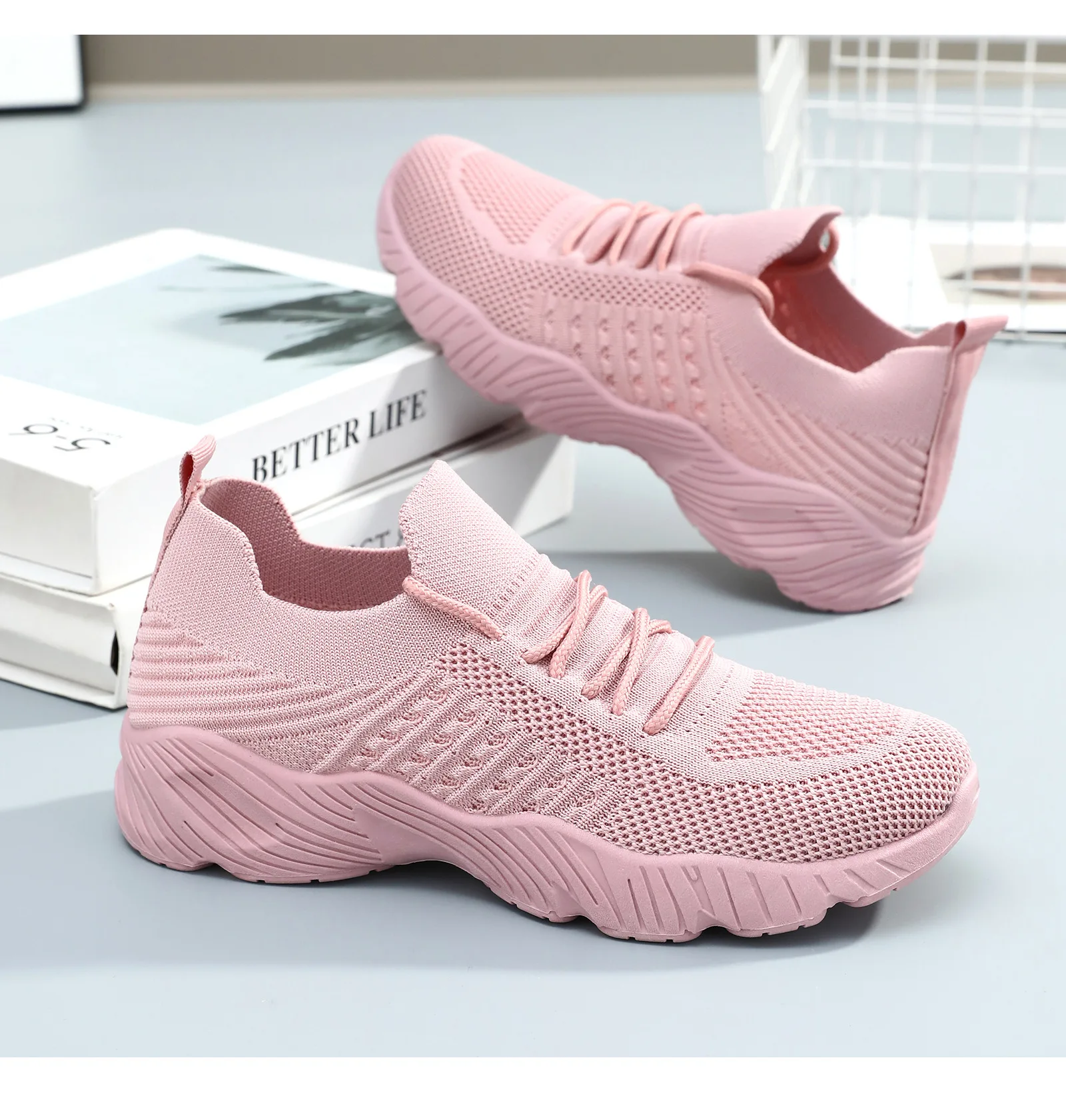 Atmungsaktive Damen-Sneaker aus Flying Weave, leichte, weiche Sohle, für ältere Menschen, Mutter, Wanderschuhe, Sommer-Mesh, rutschfeste, lässige Sportschuhe – Detail 13