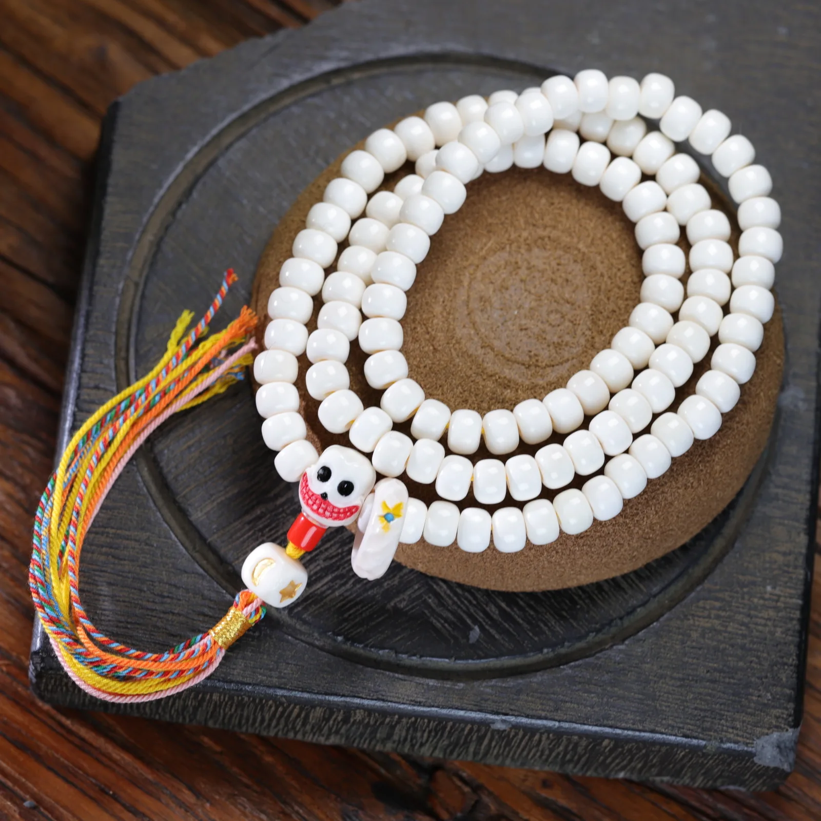 Natural antler barrel beads 108 necklaces Tibetan crater A Dull three tassel models teeth bone horn literature and toys