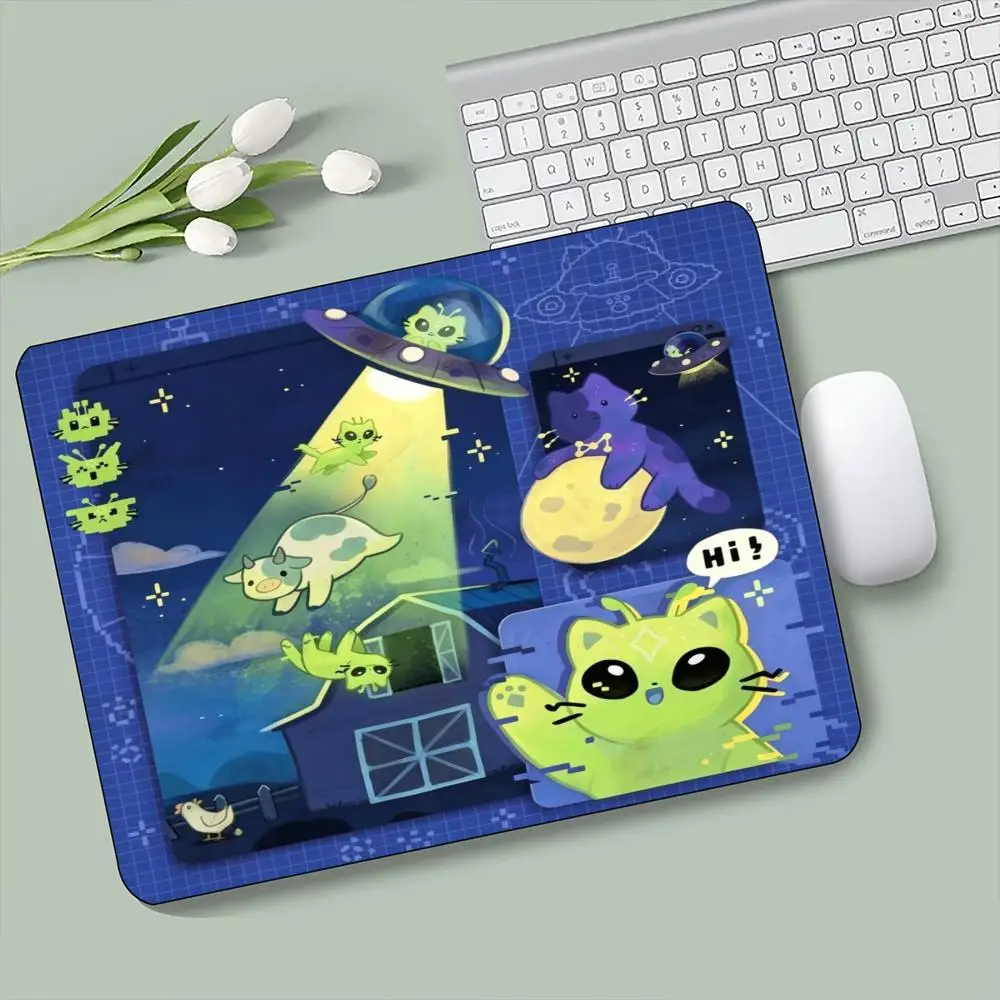Alien UFO Cat Cow Mouse Pad XXL Non Slip Rubber Desk Mat Smooth Surface Keyboard Mouse Pad for Sci Fi Humor Gamer Room Style