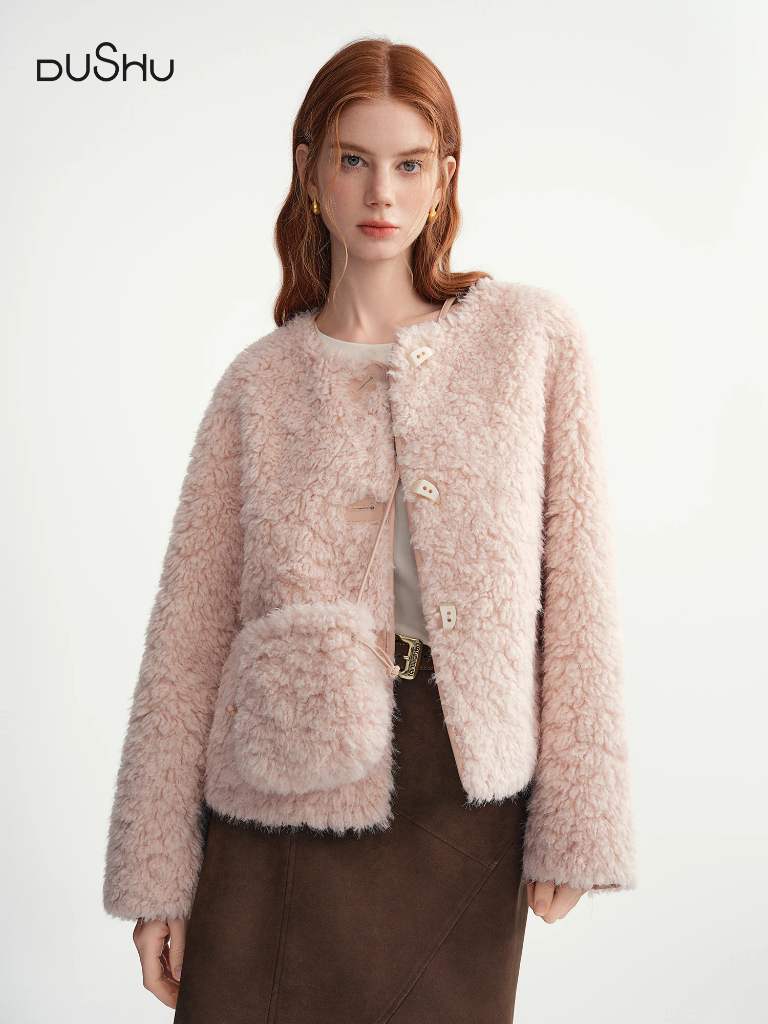 

DUSHU 2025 Winter Women's Soft Faux Shearling Short Jacket Eco-Friendly Cropped Coat Vegan Leather Trench Vintage Outerwear