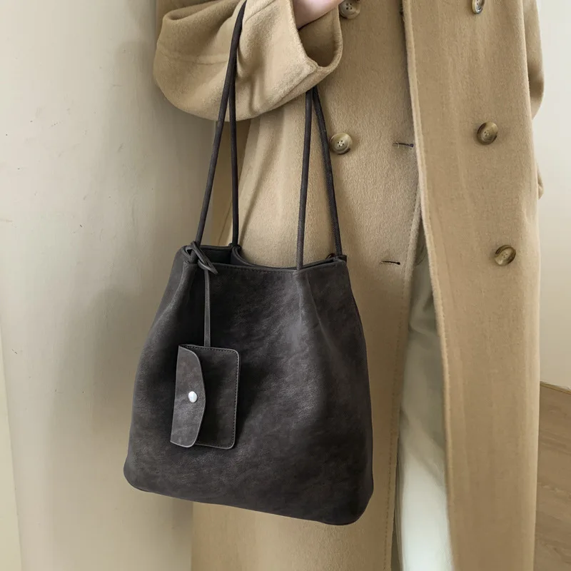 

Женская сумка-ведро из натуральной кожи 2025 года, многосторонняя сумка для подмышек большой вместимости, винтажная шикарная сумка через плечо для работы