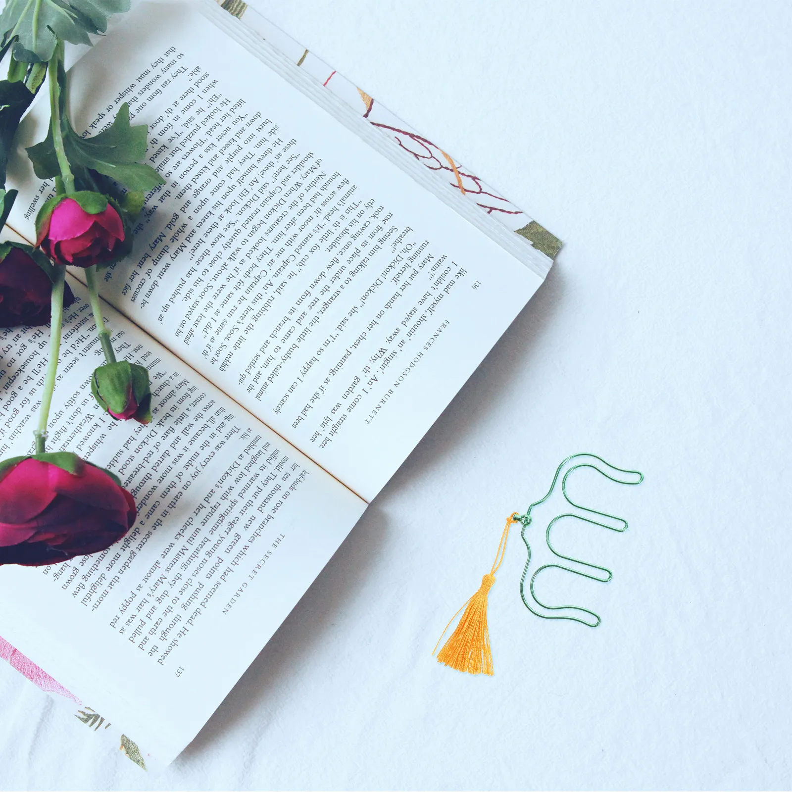 

2Pcs Music Sheet Clip High-Grade Metal Score Holder for Sheet Music Fixation Smooth Page Management Tool for Musicians