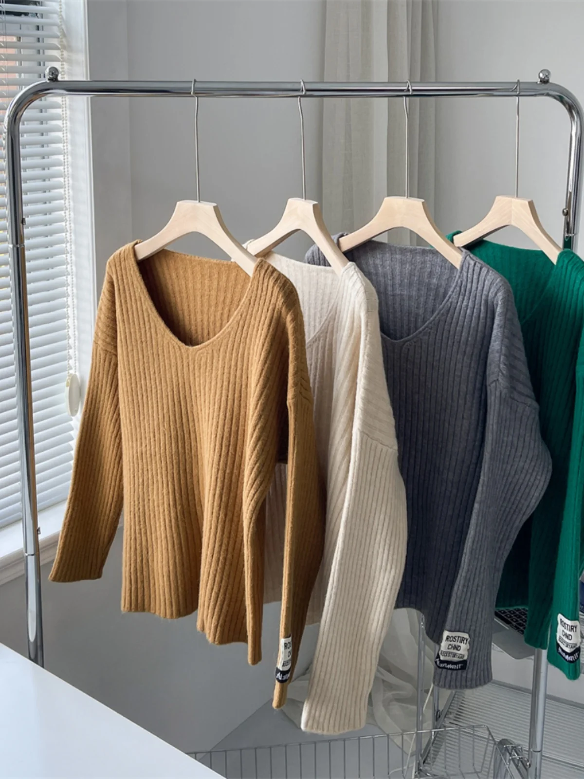 سترة كبيرة علوية طويلة من Thiened ذات ملمس رقيق وملمس على شكل حرف V مريحة ومريحة للنساء الشابات في الخريف #5