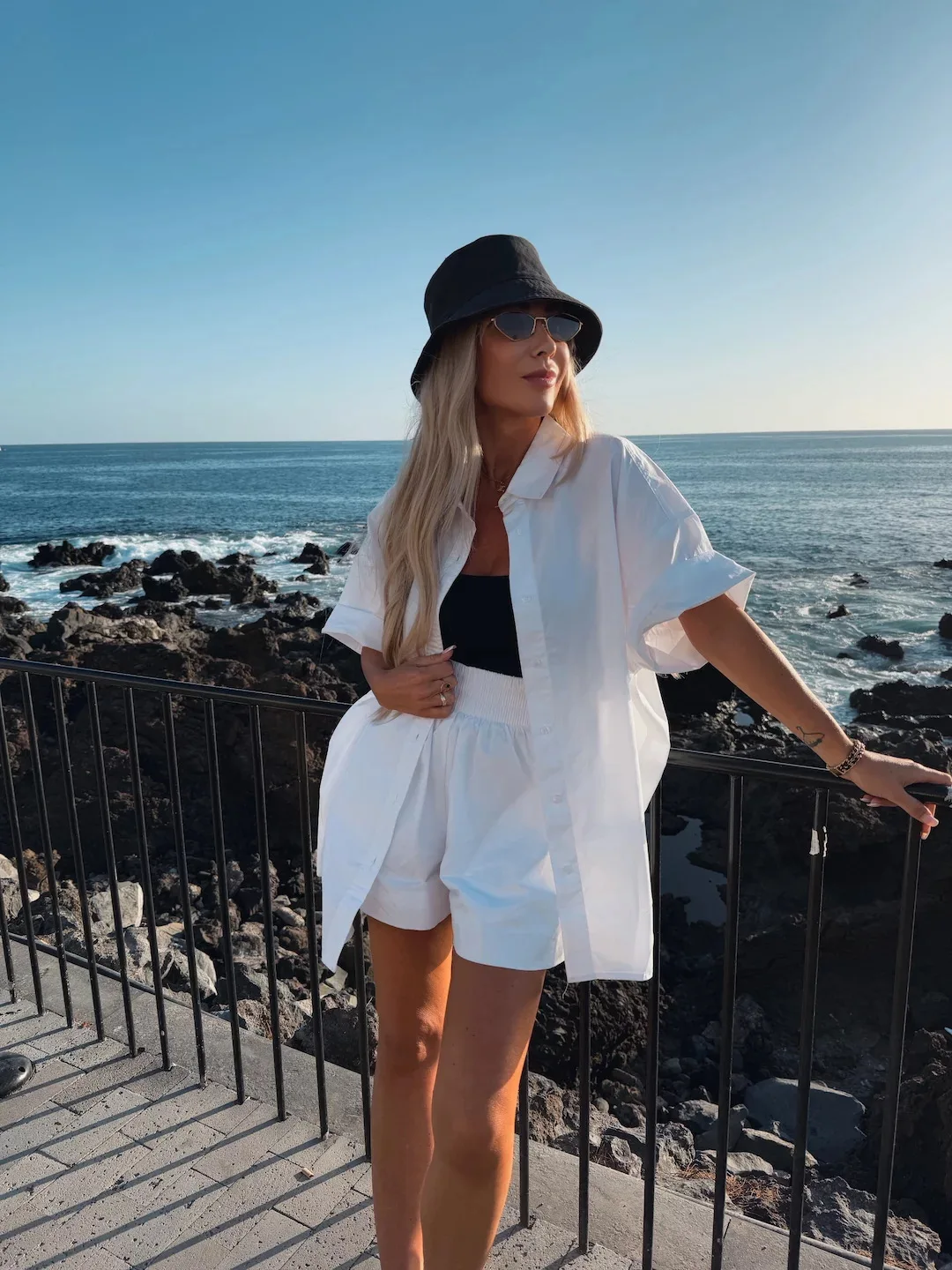 Women's Summer 2-Piece Set Versatile Half Sleeve Beach Vacation Shirt And Casual Loose Sports Shorts Fashionable And Comfortable