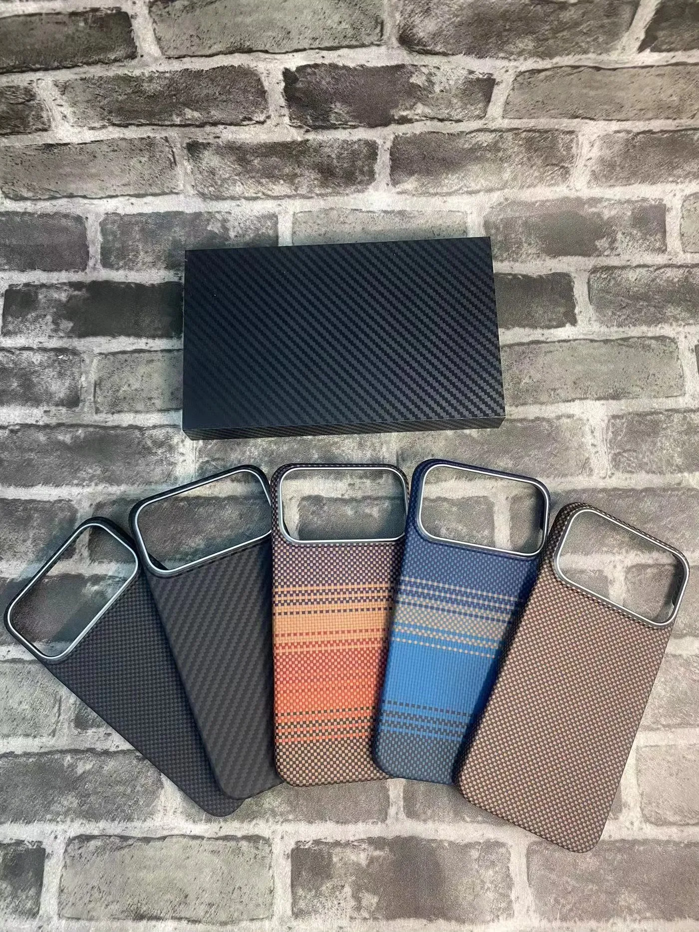 Luksusowe etui z włókna aramidowego Kevlar 100% i włókna węglowego do iPhone'a 17 Pro Max 17Pro z obsługą Magsafe, magnetyczne, ultracienkie etui na telefon. — zdjęcie produktu 4