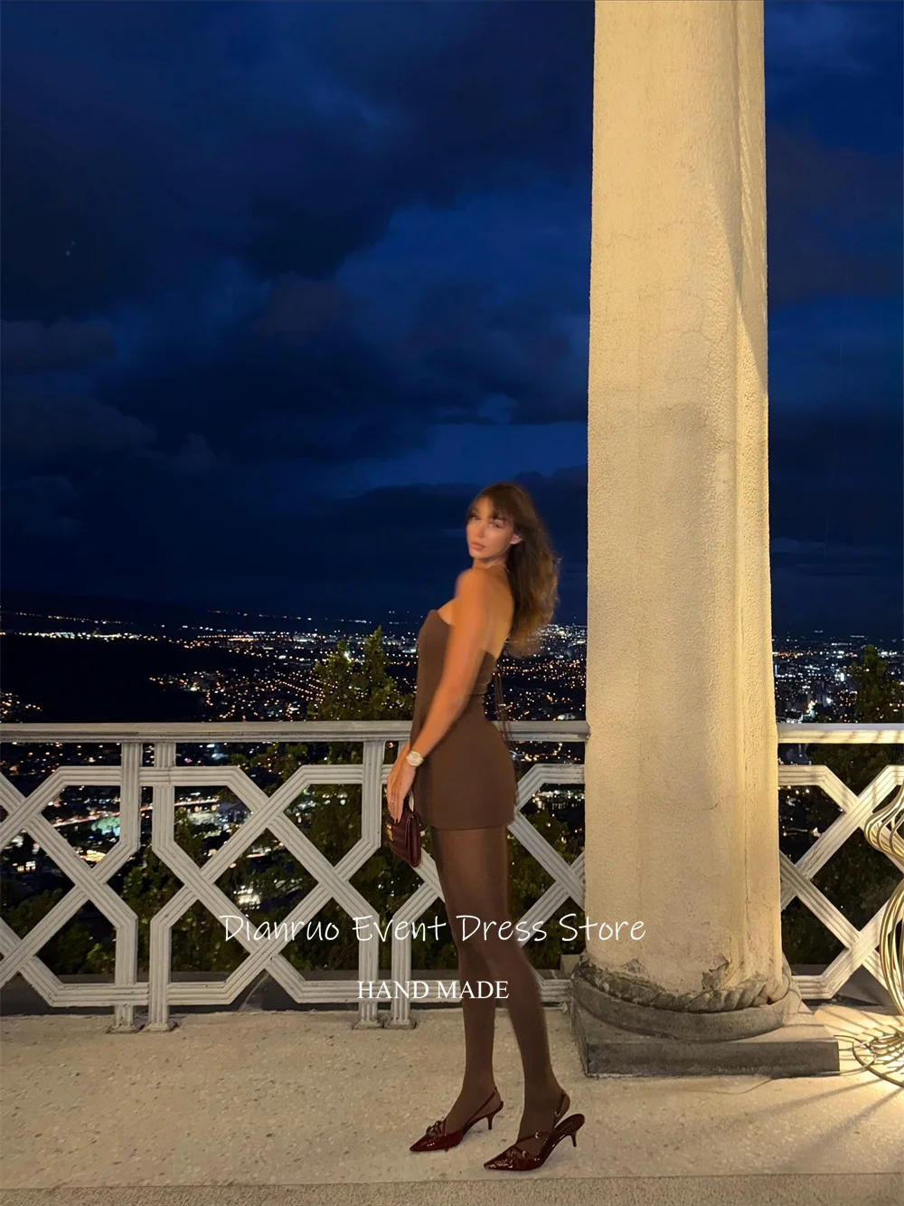 فستان Dianruo من الساتان البني للحفلات الراقصة بفتحة المفتاح من فيستدوس دي بودا بارا فييستاس صغير برباط من الخلف مثير فيستدو دي غالا مخصص