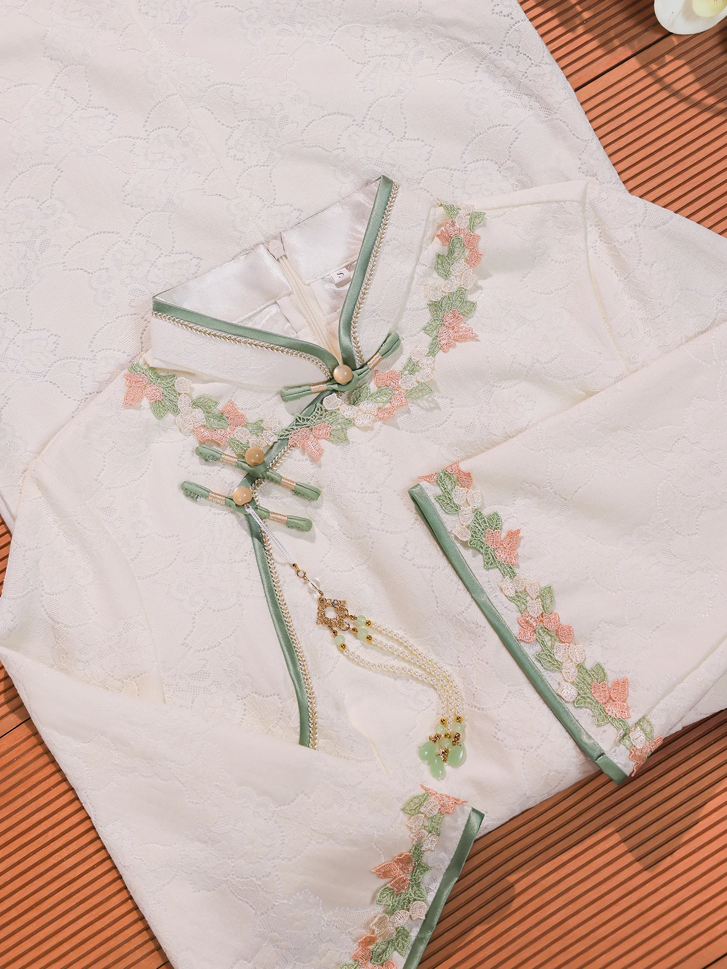 new-2026-chinese-sle-spring-season-long-sve-mid-length-daily-wear-beautiful-small-size-retro-sle-floral-pattern