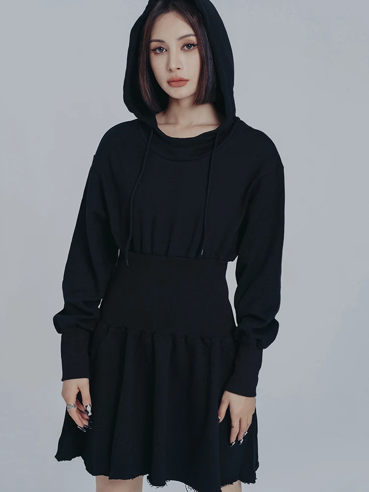 [EAM] Women Black Big Size Elasitc Waist Mini Dress New Hooded Long Sleeve Loose Fit Fashion Tide Spring Autumn 2024 1DF0709