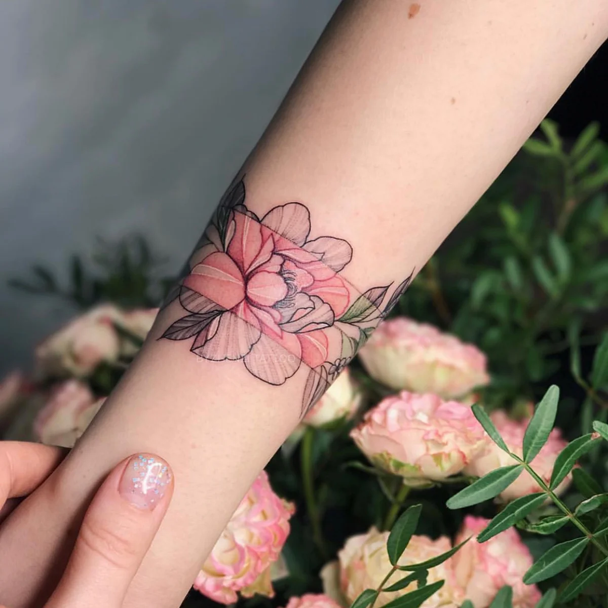 

1 Sheet Hand Flower Ring Tattoo Sticker Waterproof Lasting Temporary Tattoo