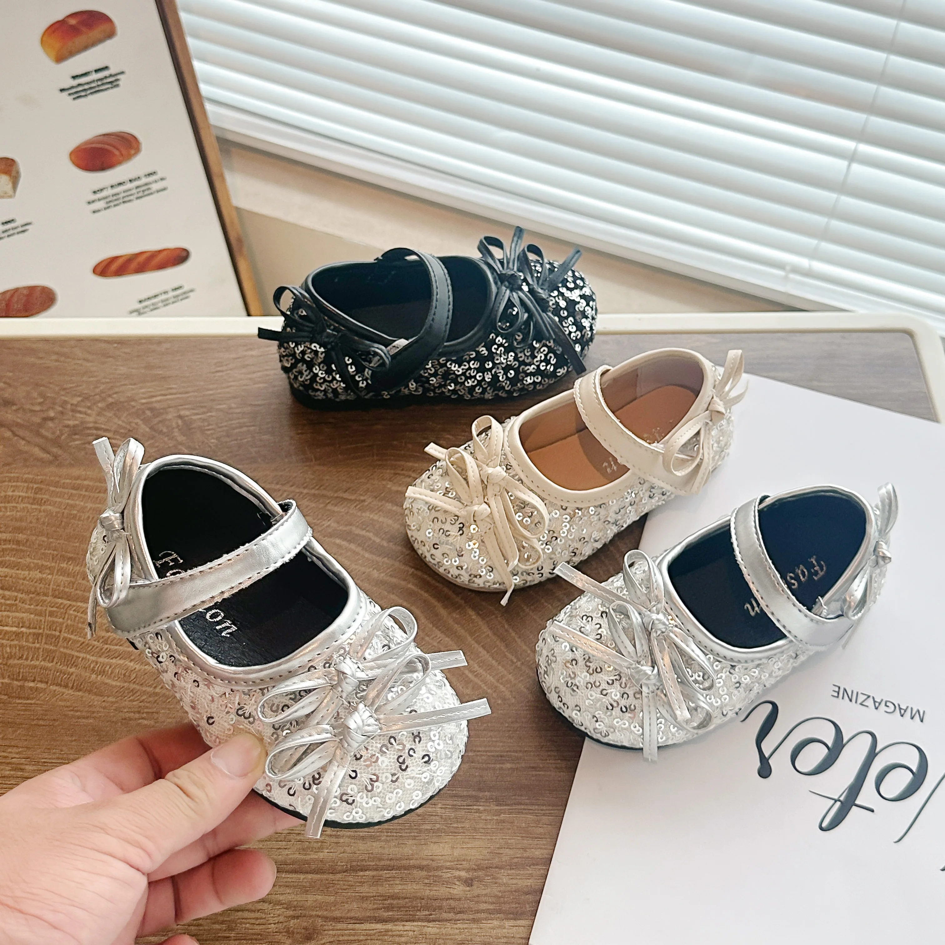 

Luxury Girl Shoes Rhinestone Chic Children's Mary Jane Leather Shoes Autumn Bowknot Kids Fashion Princess Wedding Party Shoes
