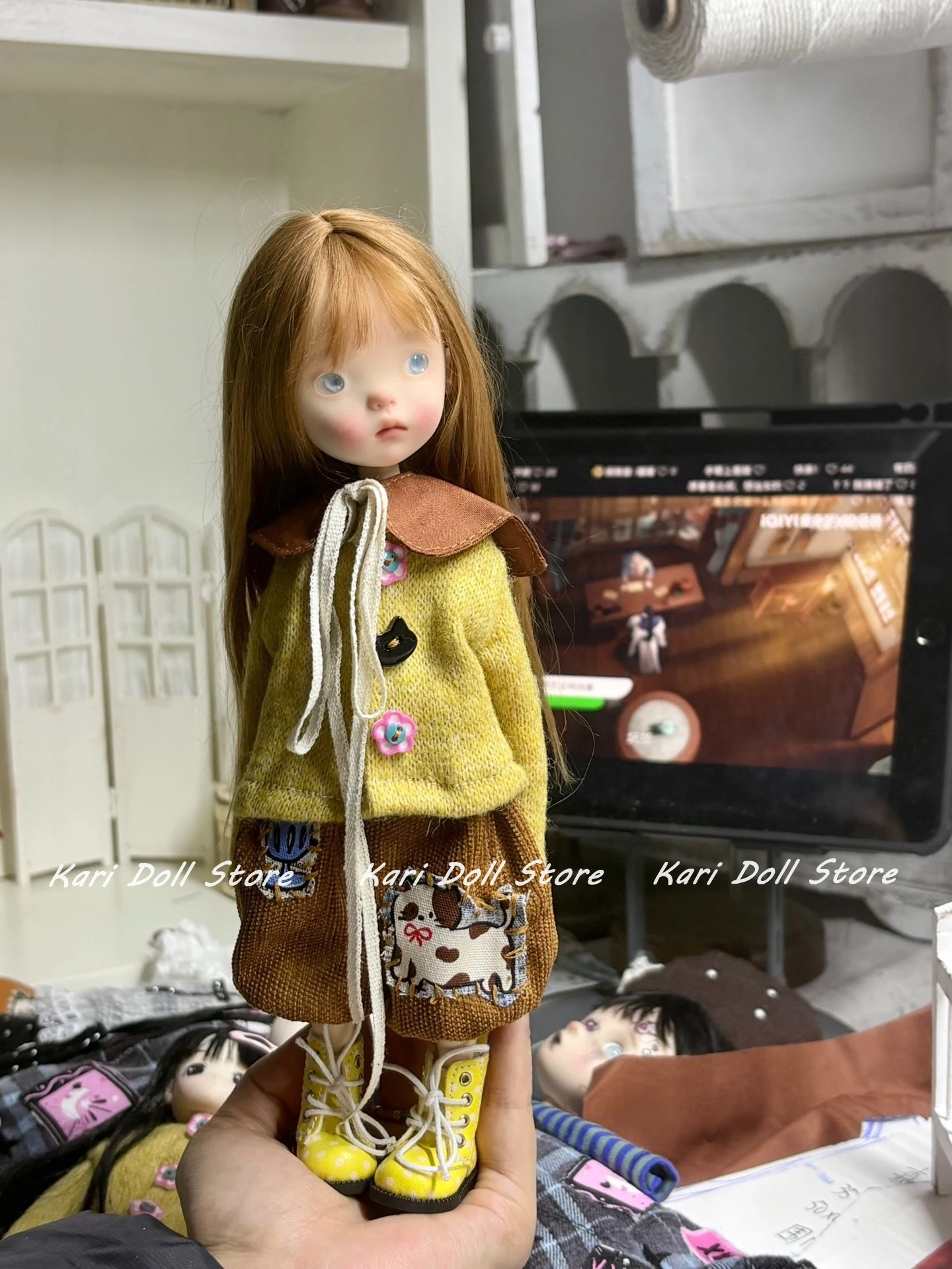 

Комплект одежды для куклы Кари 2026: вязаные брюки-фонарики и свитер для кукол Landazz и Landoudou