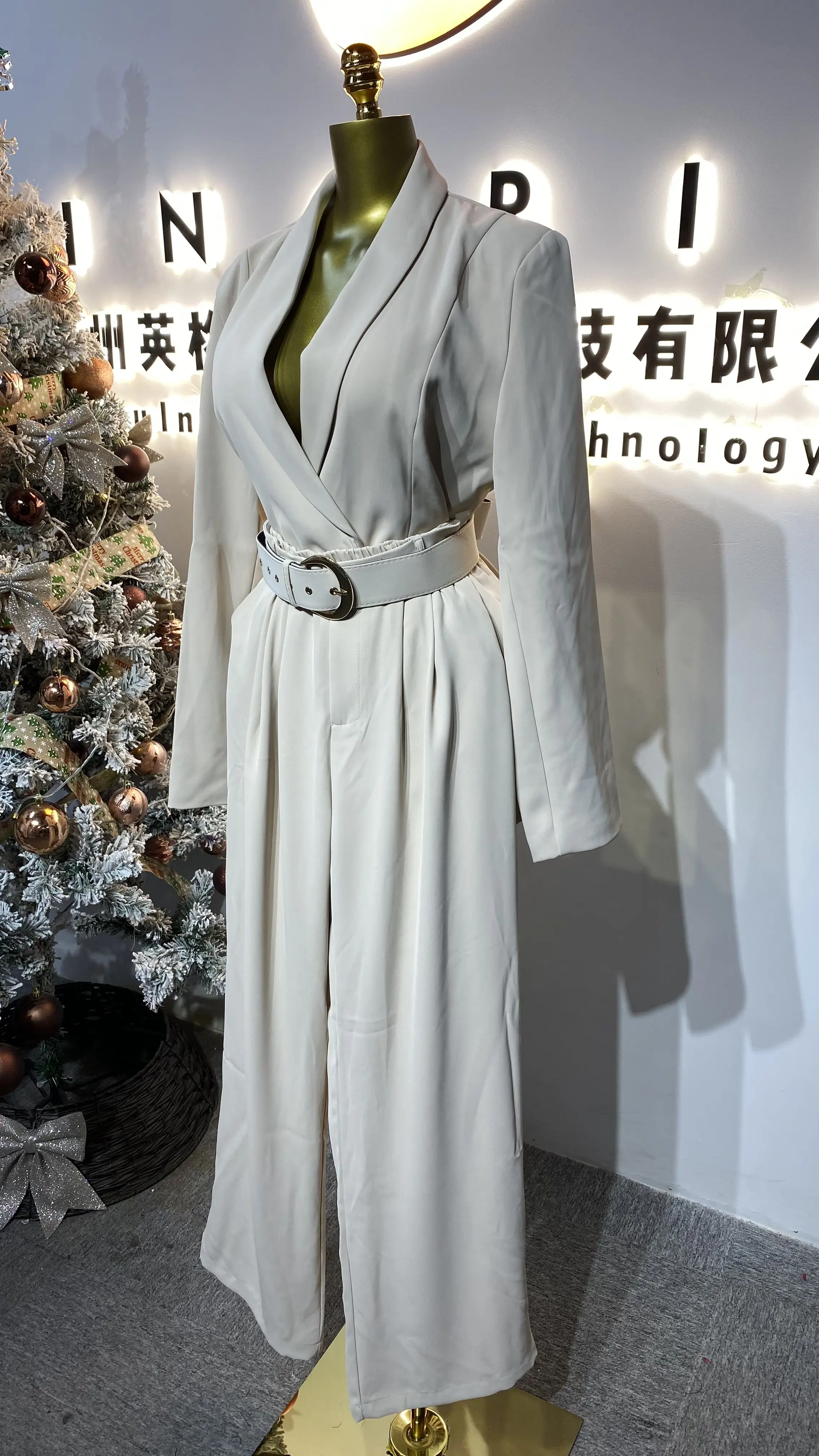 ملابس نسائية صيفية جديدة لعام 2025 طقم فستان بدلة أنيق عالي الجودة ، فستان أنيق بلون سادة-GZXX181