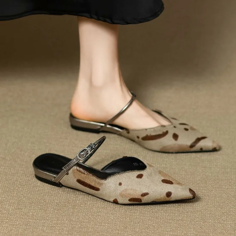 Herbstliche neue Baotou-Slipper für Damen: Spitze Zehe, Leopardenmuster, Wildleder, Slip-On, weiche Sohle, rutschfest, niedriger Absatz