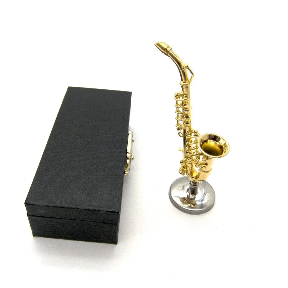 1/12 Dollhouse Miniature ทองแดง Alto แซ็กโซโฟนมินิเครื่องดนตรีของเล่นสําหรับตุ๊กตาอุปกรณ์ House ตกแต่ง ob11 bjd