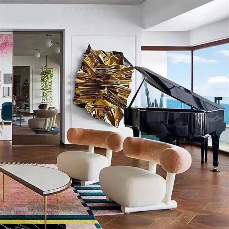 Italienische leichte Luxusvilla, Wohnzimmer, Empfang, Rohrsofa, Freizeitstuhl, einfacher, fauler Internet-Promi-Kunst-Stuhl mit einzelner Rückenlehne