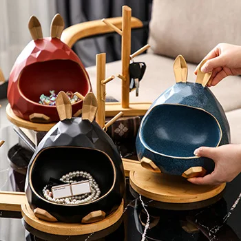 

Modern simple storage rabbit entrance entrance hanging key rack jewelry storage box resin handicrafts