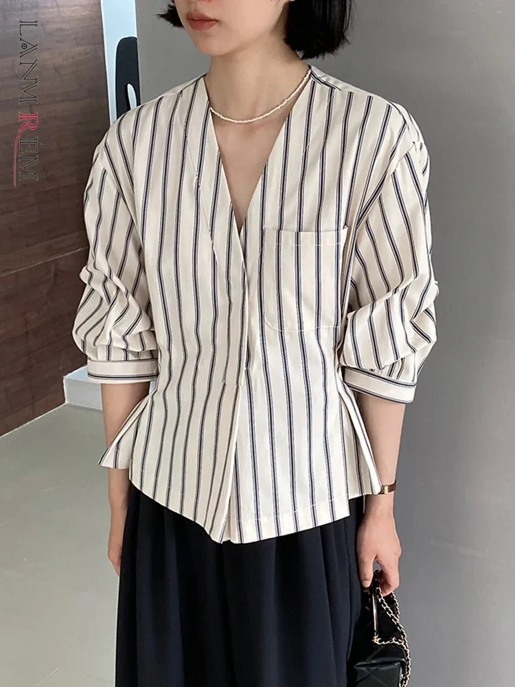 

[LANMREM] Striped Gathered Waist Half Sleeve Women's Shirt V Neck Office Lady Fit Blouse Korean Clothing 2024 Summer New 26D9717