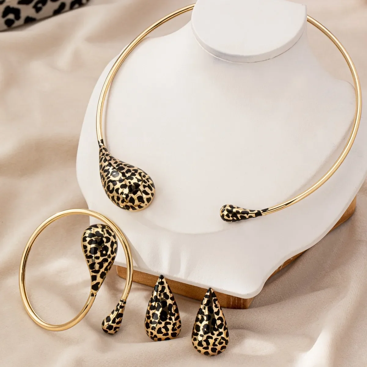3Pcs Fashion Leopard Print Water Drop Shaped Open Metal Choker Necklace Bracelet Stud Earring for Women Punk Party Jewelry Set