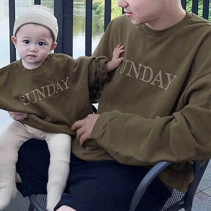 Family Matching Outfit Spring Autumn Familly Look Sweatshirts Printed SUNDAY Tops Mother Kids Matching Clothes For Baby