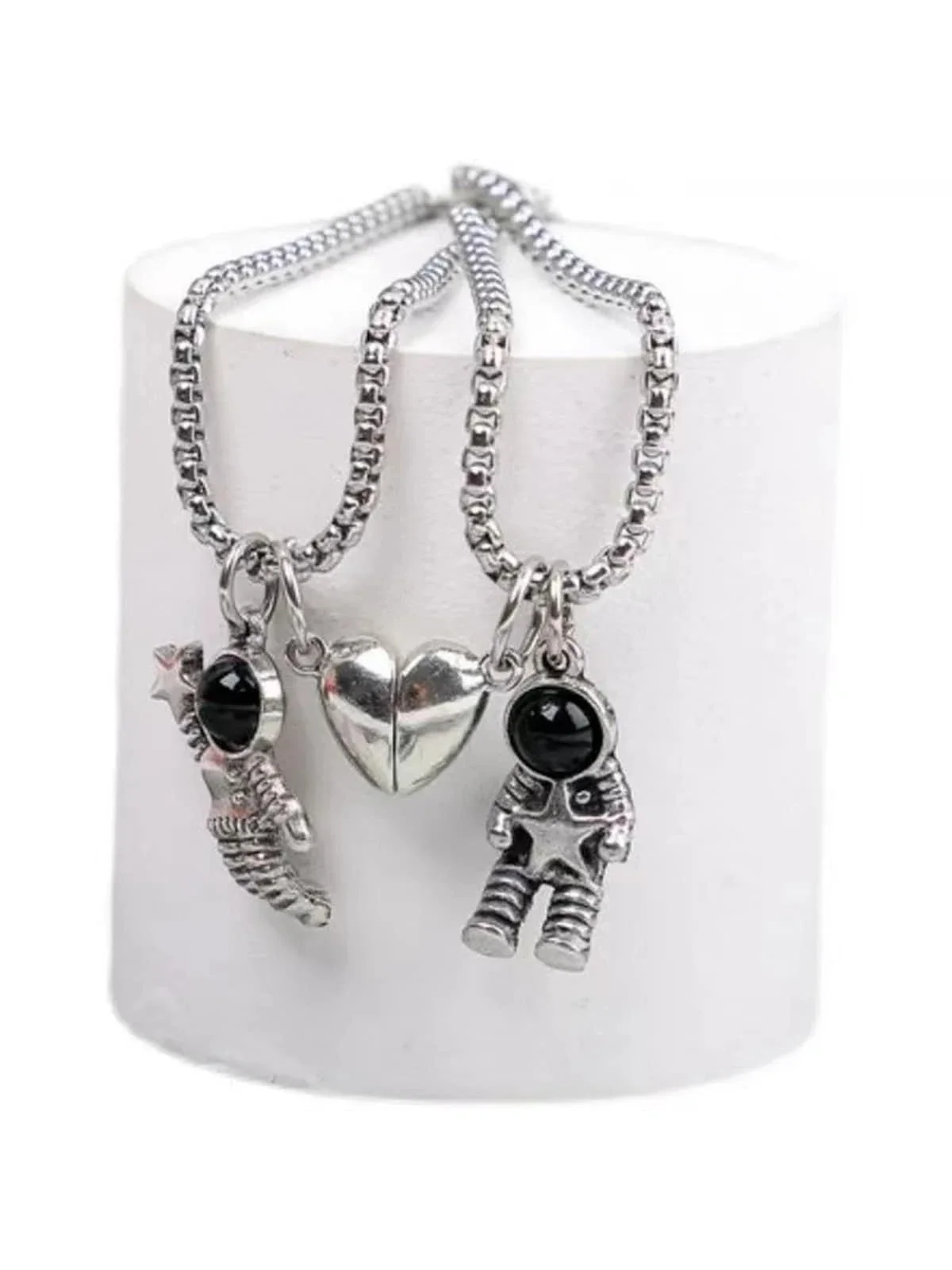 2pcs Spaceman Couple Necklaces,  Pendant, Perfect Gift For Long-distance Relationships, Best Friends, Students