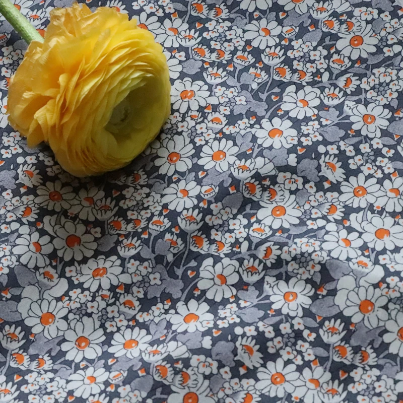

Alice Grey Floral 100% Cotton 80S Like Liberty Fabric Digital Printed For Sewing Cloth Dress Skirt Kids Designer Poplin Tela