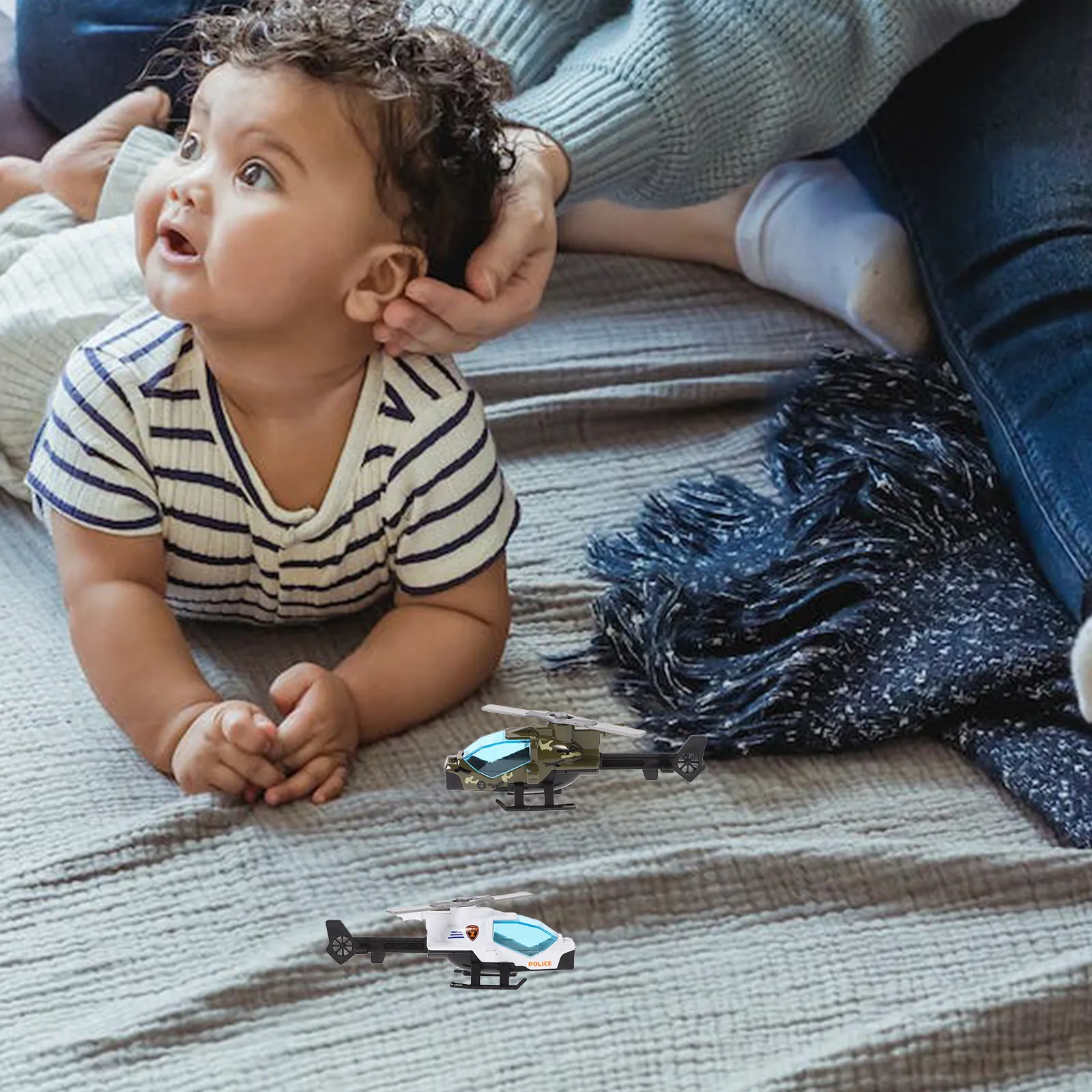 

4Pcs Metal Airplane Ornaments Kids Helicopter Plane Sculpture Home Office Tabletop Decor Battle Jet Collection