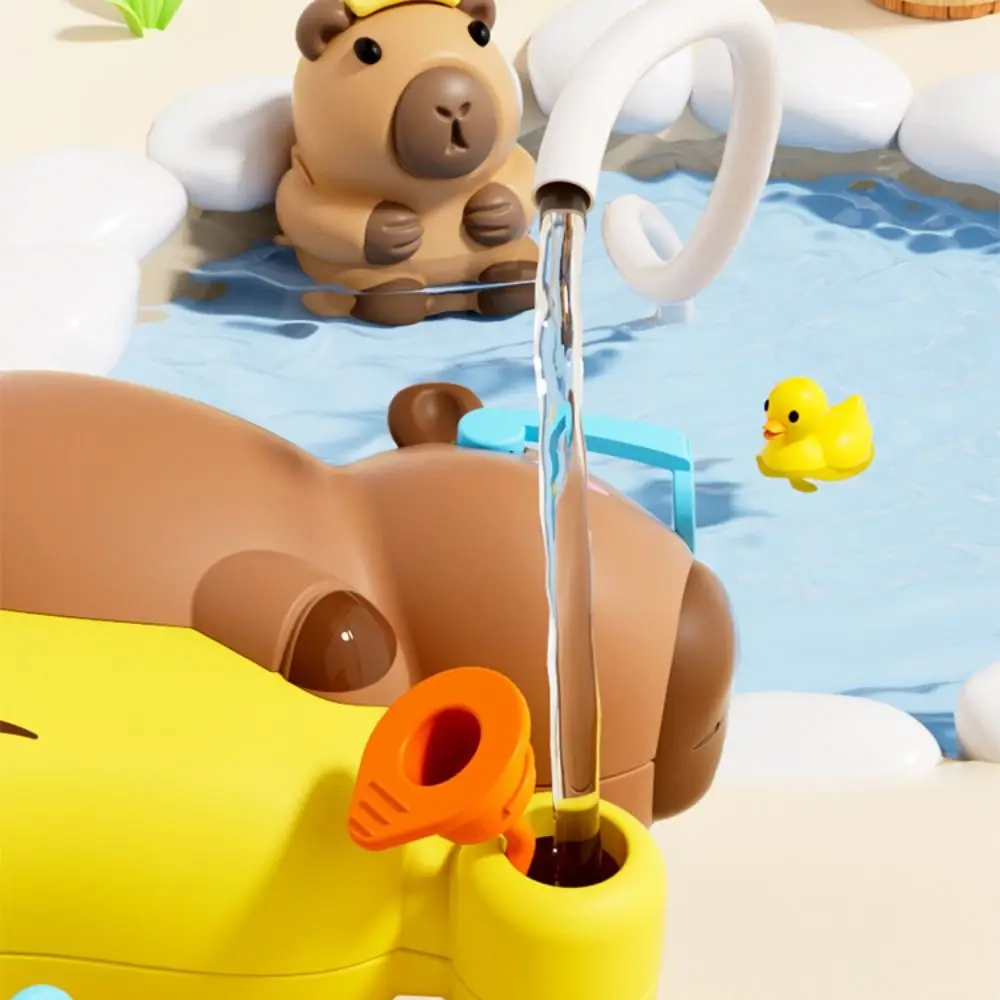 เครื่องพ่นน้ำรูปสัตว์การ์ตูนคาปิบารา กล้วย  ทำจากพลาสติก เติมน้ำง่าย ใช้สำหรับพ่นน้ำในเทศกาลต่างๆ