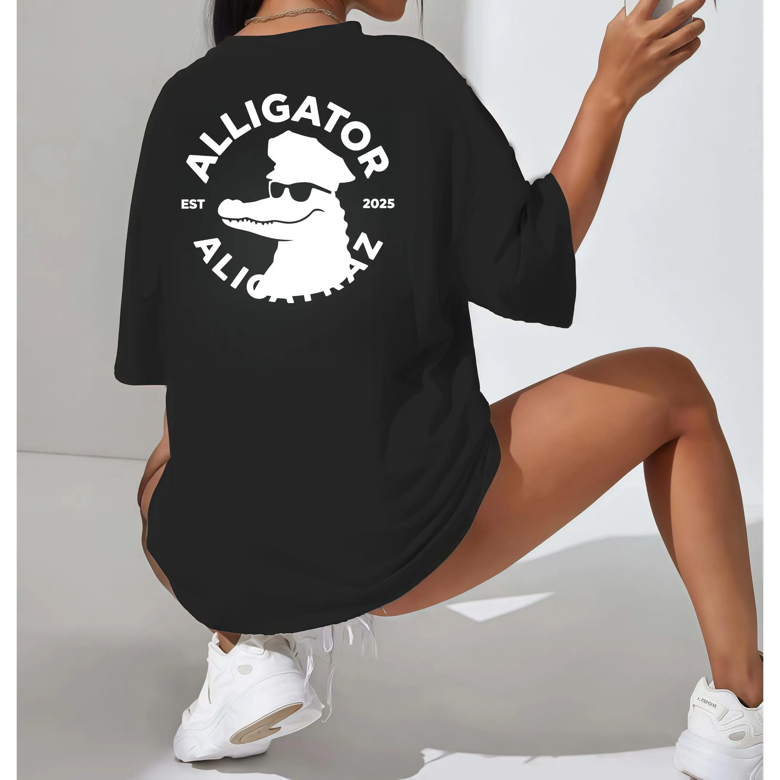 

"Funny Alligator T-Shirt for Women | Chef Croc Vintage Graphic Tee | Retro Streetwear Top | 2025 Trendy Gift"