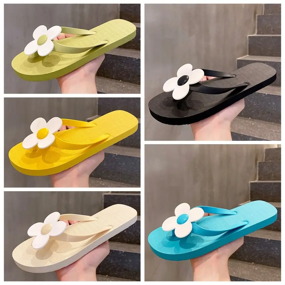 Chanclas ligeras con flores, chanclas antideslizantes con plataforma y Clip para el dedo del pie, ropa de playa de verano, zapatillas de suela plana para verano